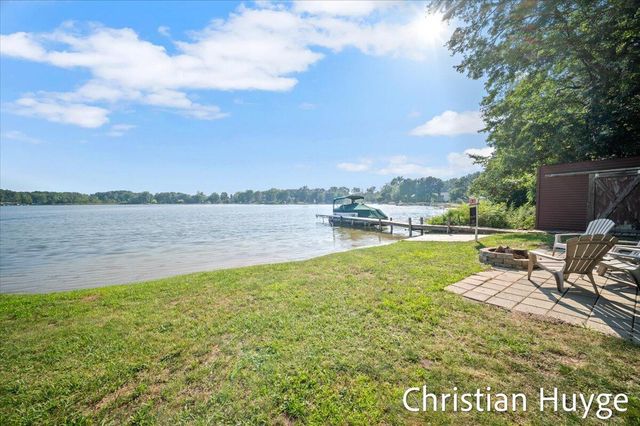 8818 E 128th Street, Sand Lake, MI 49343