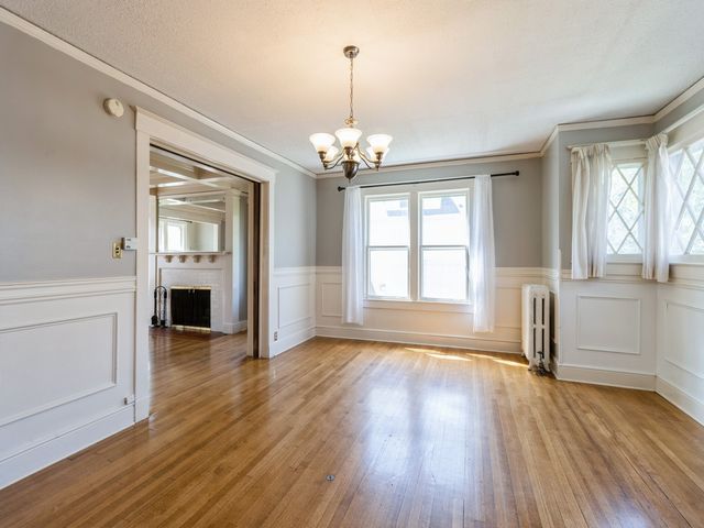 1070 37th Street, Des Moines, IA 50311