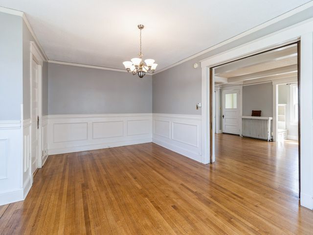 1070 37th Street, Des Moines, IA 50311