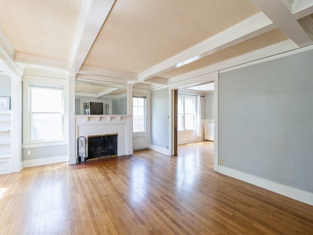 1070 37th Street, Des Moines, IA 50311