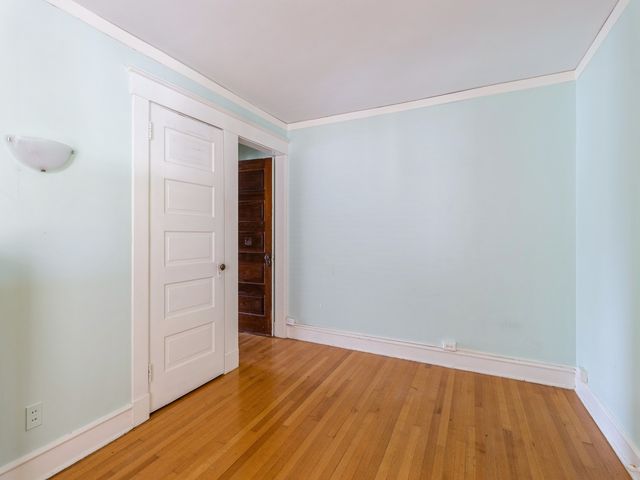1070 37th Street, Des Moines, IA 50311