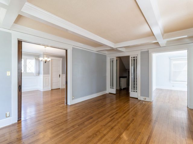 1070 37th Street, Des Moines, IA 50311