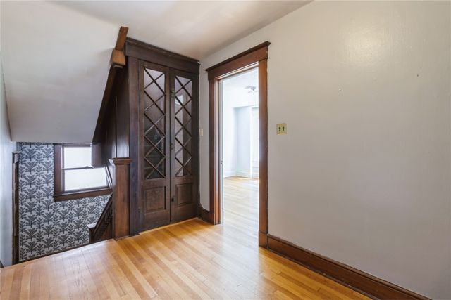 1070 37th Street, Des Moines, IA 50311