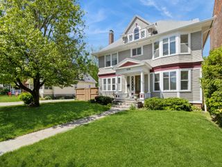 1070 37th Street, Des Moines, IA 50311
