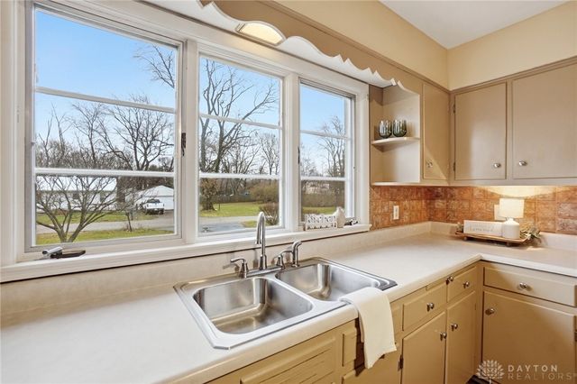 419 Candace Drive, Springfield, OH 45504