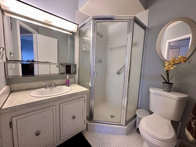 3506 NW 49th Avenue 612, Lauderdale Lakes, FL 33319