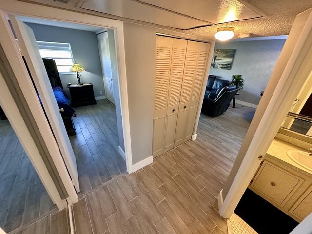 3506 NW 49th Avenue 612, Lauderdale Lakes, FL 33319