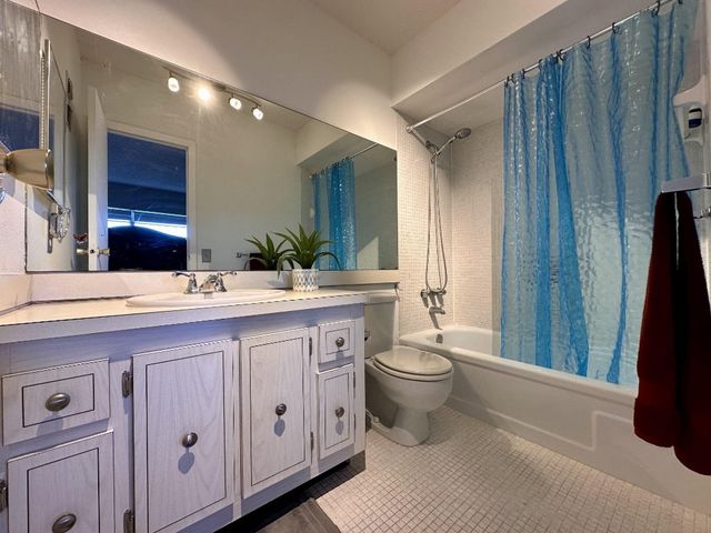 3506 NW 49th Avenue 612, Lauderdale Lakes, FL 33319