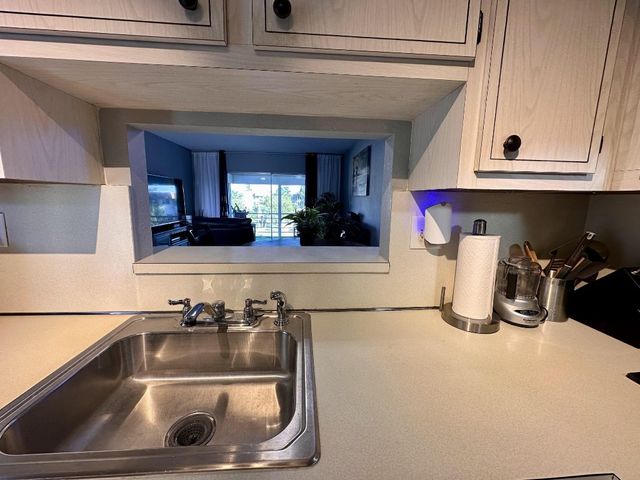 3506 NW 49th Avenue 612, Lauderdale Lakes, FL 33319