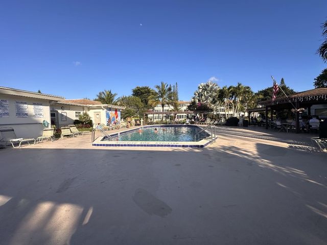 3506 NW 49th Avenue 612, Lauderdale Lakes, FL 33319