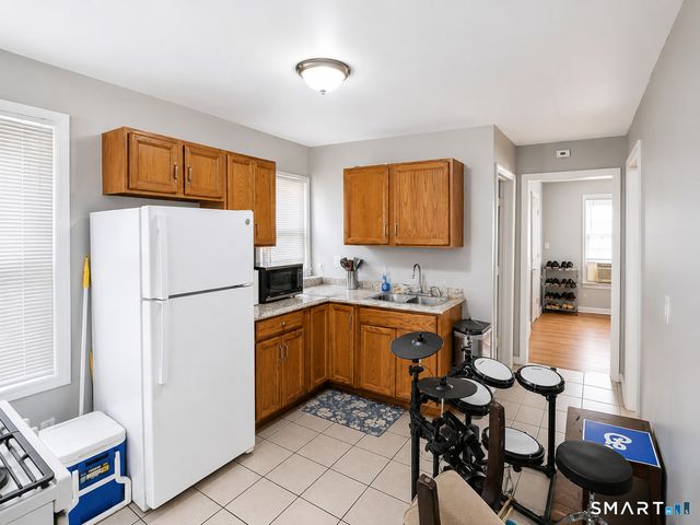 769 Dixwell Avenue, New Haven, CT 06511