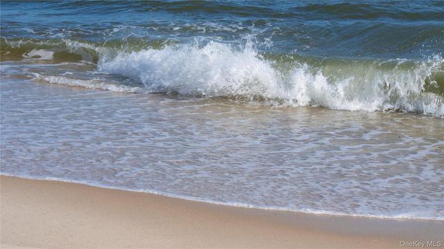 825 Dune Road, Westhampton Beach, NY 11978