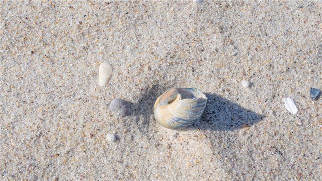 825 Dune Road, Westhampton Beach, NY 11978