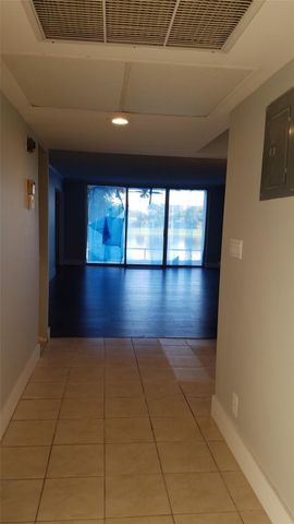 3100 N COURSE Lane 210, Pompano Beach, FL 33069