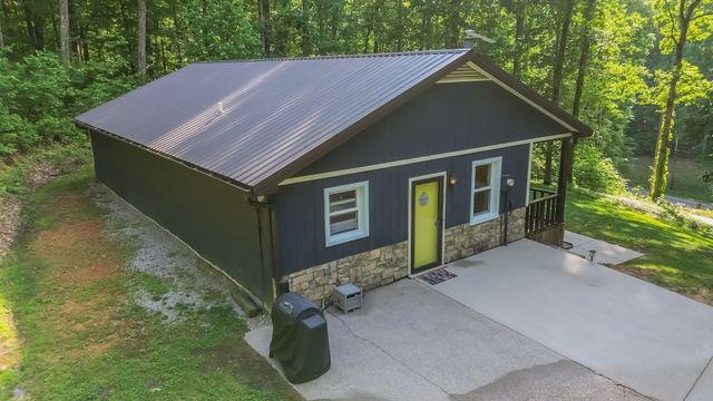 7872 Oscar Green Rd, Primm Springs, TN 38476
