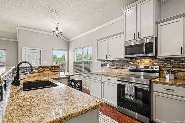 8519 LAHEMAA FLS, San Antonio, TX 78251