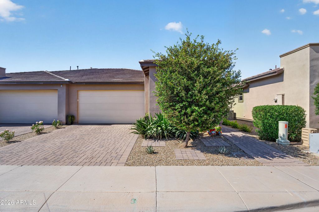 292 E LAS PUERTAS Lane, Queen Creek, AZ 85140 — photo 2