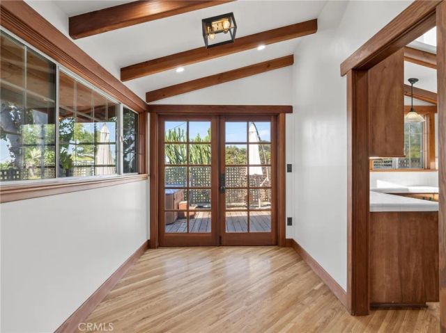 3950 De Longpre Avenue, Los Angeles, CA 90027