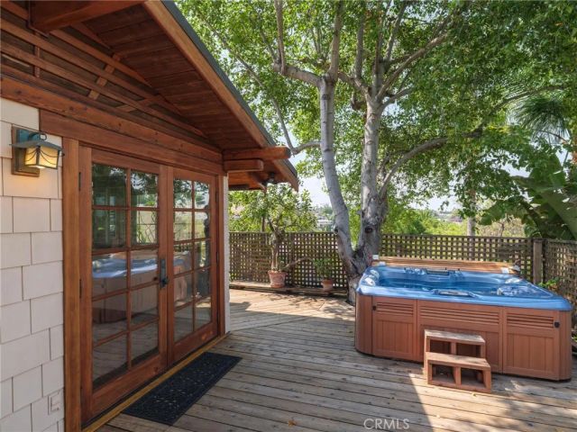 3950 De Longpre Avenue, Los Angeles, CA 90027