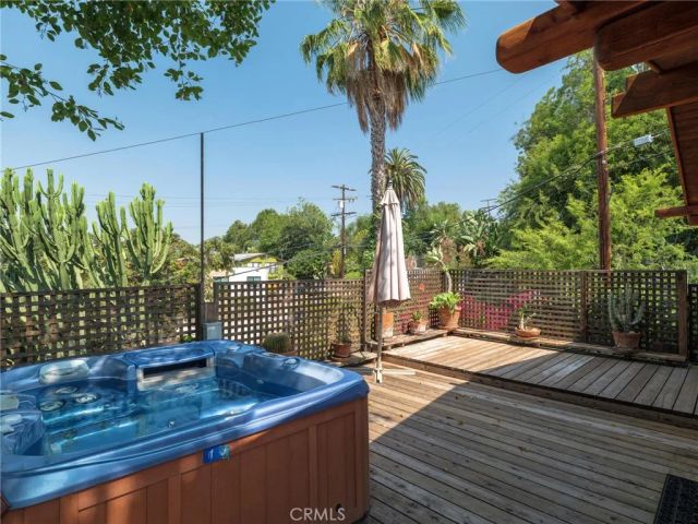 3950 De Longpre Avenue, Los Angeles, CA 90027