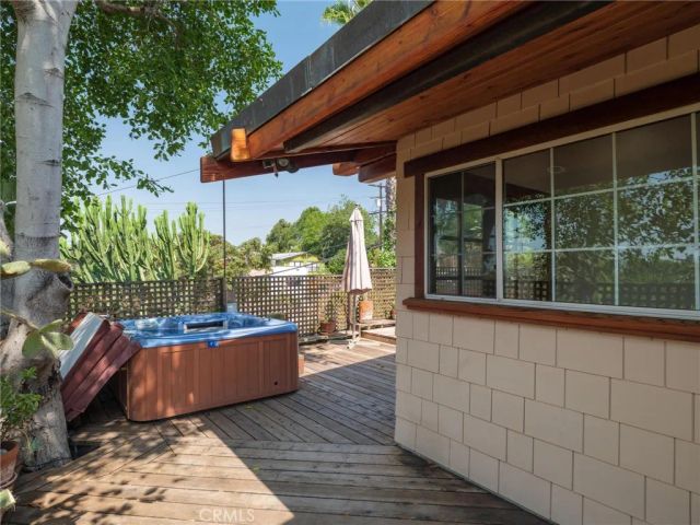 3950 De Longpre Avenue, Los Angeles, CA 90027
