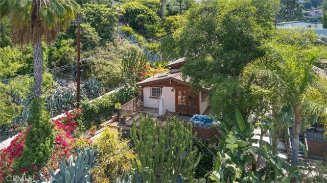 3950 De Longpre Avenue, Los Angeles, CA 90027