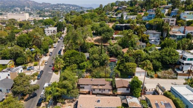 3950 De Longpre Avenue, Los Angeles, CA 90027