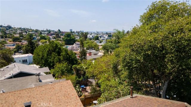 3950 De Longpre Avenue, Los Angeles, CA 90027