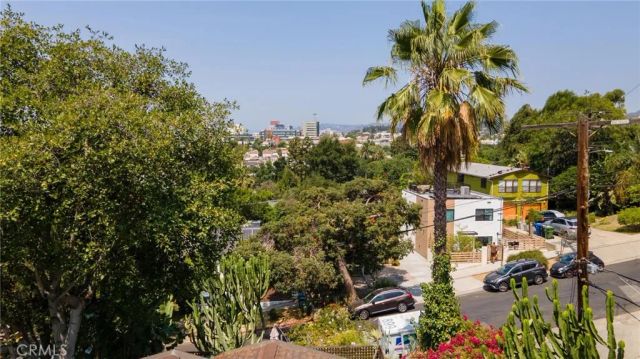 3950 De Longpre Avenue, Los Angeles, CA 90027