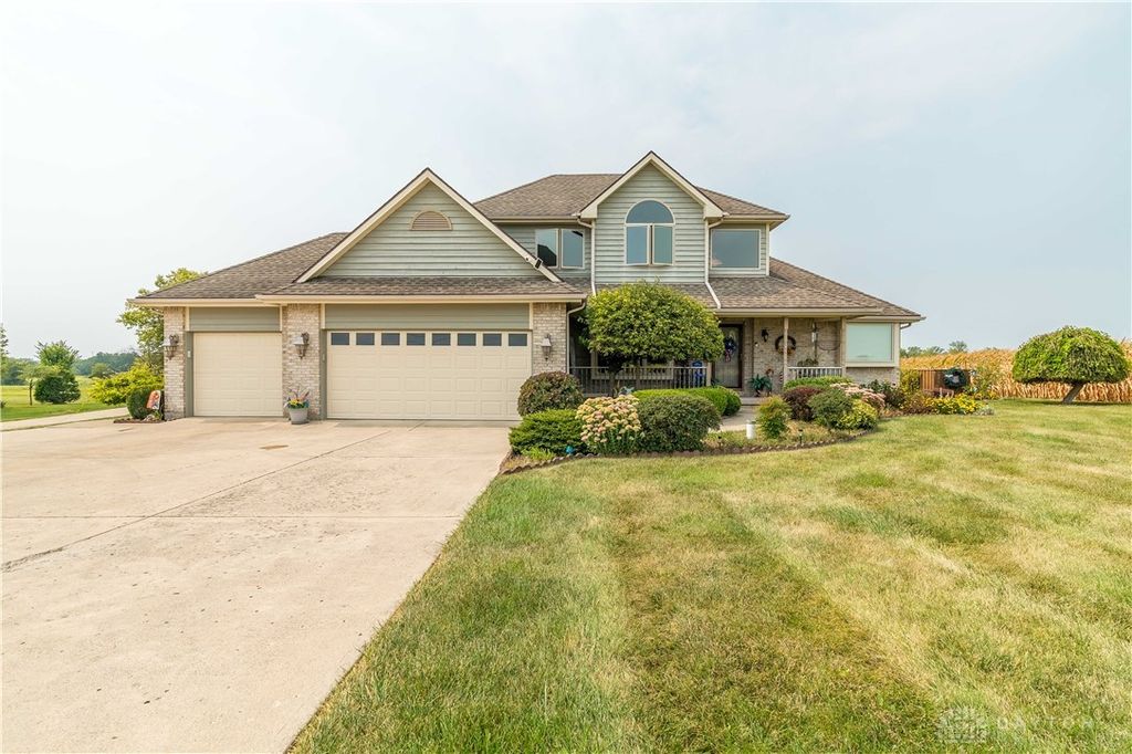 1673 Diamond Mill Road, Brookville, OH 45309