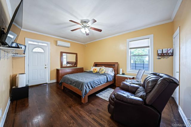 51-78 72nd Place, Maspeth, NY 11377