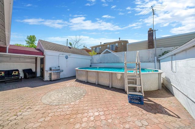 51-78 72nd Place, Maspeth, NY 11377