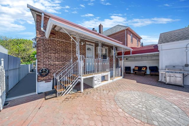 51-78 72nd Place, Maspeth, NY 11377