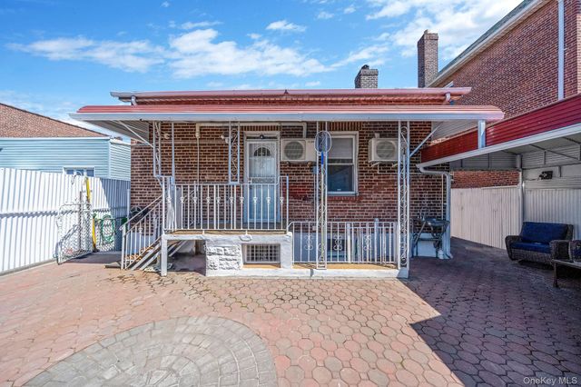 51-78 72nd Place, Maspeth, NY 11377