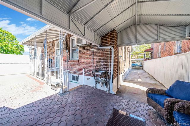 51-78 72nd Place, Maspeth, NY 11377