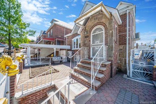 51-78 72nd Place, Maspeth, NY 11377