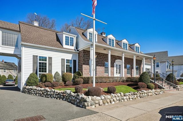 37 Park Avenue, Lyndhurst, NJ 07071