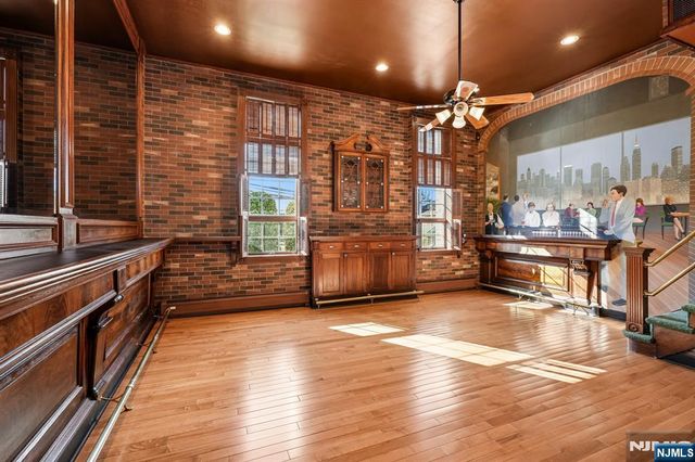 37 Park Avenue, Lyndhurst, NJ 07071