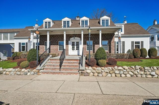 37 Park Avenue, Lyndhurst, NJ 07071