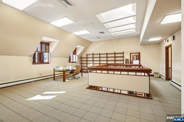 37 Park Avenue, Lyndhurst, NJ 07071