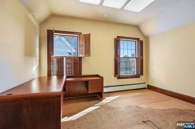 37 Park Avenue, Lyndhurst, NJ 07071