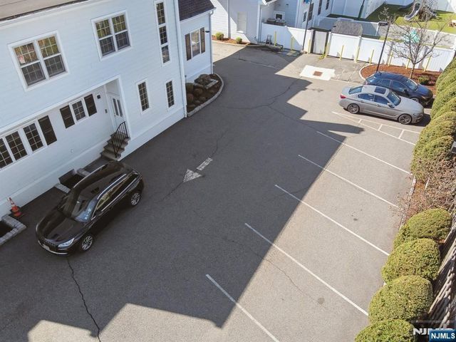37 Park Avenue, Lyndhurst, NJ 07071
