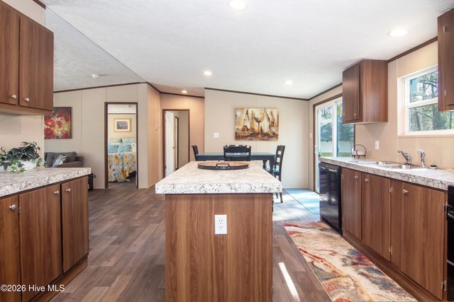 1451 Mockingbird Place SW, Shallotte, NC 28470