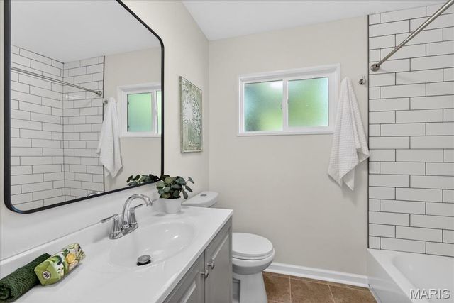 1621 Mowbry Lane, St Louis, MO 63136