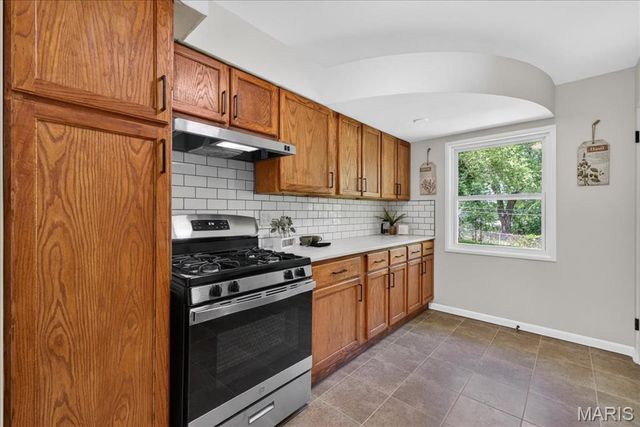 1621 Mowbry Lane, St Louis, MO 63136