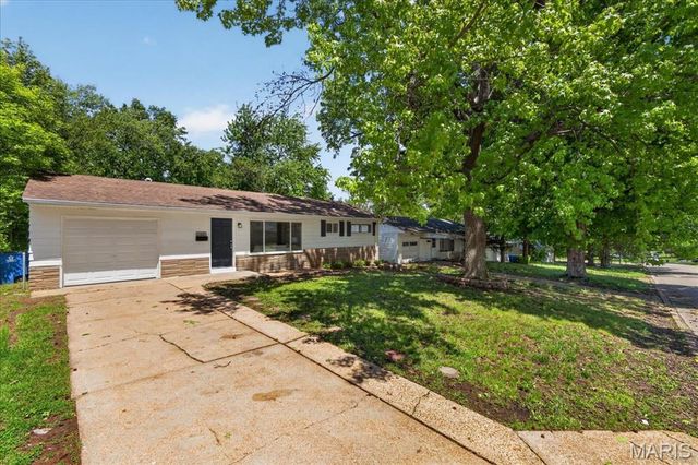 1621 Mowbry Lane, St Louis, MO 63136