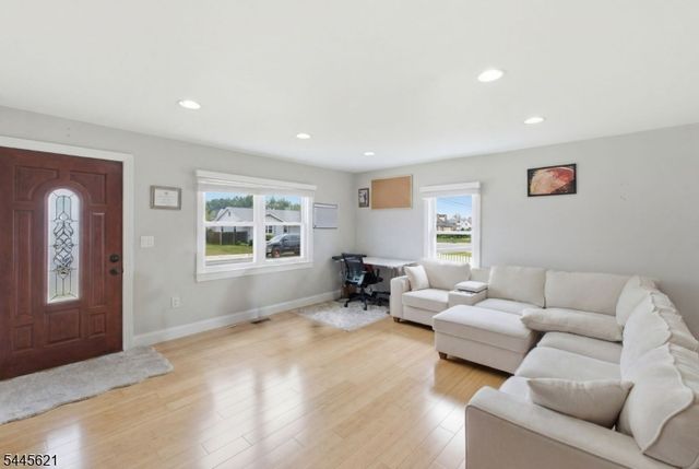 260 Edgewood Ter, South Bound Brook Boro, NJ 08880