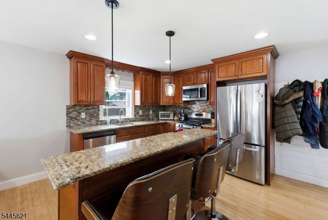 260 Edgewood Ter, South Bound Brook Boro, NJ 08880