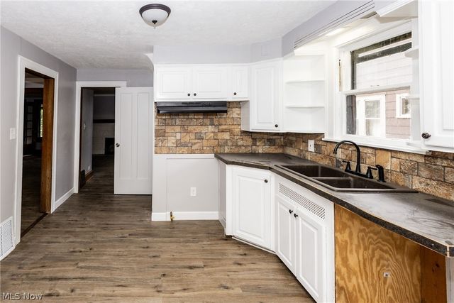 858 Roanoke Road, Cleveland Heights, OH 44121
