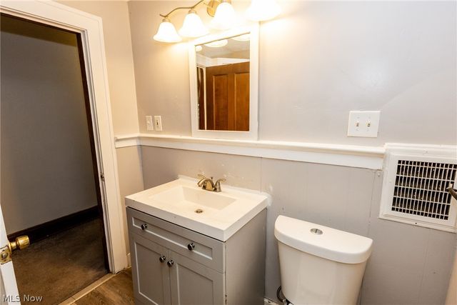 858 Roanoke Road, Cleveland Heights, OH 44121